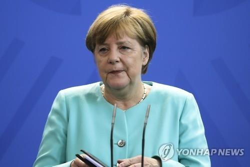 EU 협상 압박 속 메르켈은 영국 '조심조심' 대하기…인내 메시지 - 2