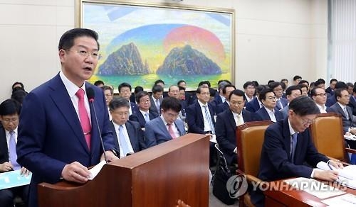 정무위, 김영란법 공방…경제적 손실 있다? 없다? - 2