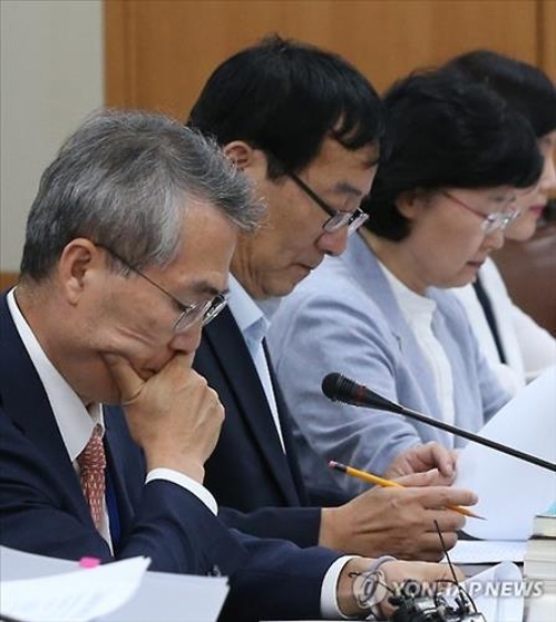 최저임금 협상 난항…내년도 인상안 타결 법정기한 넘겨(종합) - 3