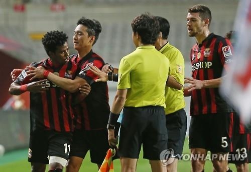 <프로축구> 아드리아노의 순간 흥분, 득점왕 희미해졌다 - 2