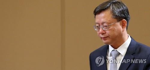 우병우 "정운호 '몰래 변론' 의혹은 찌라시 수준 소설"(종합) - 2