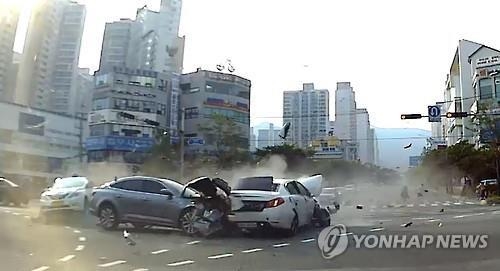 '달리는 시한폭탄' 뇌질환 운전자…면허결격 규정 있으나마나 - 2