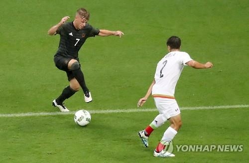 -올림픽-<축구> '긴터 동점골' 독일, 멕시코에 2-2 무승부 - 2