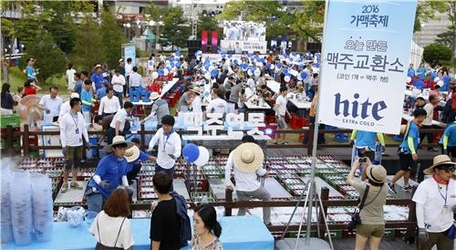 "무더위야 가라! 바로 이 맛이야" 인산인해 '전주가맥 축제' - 3