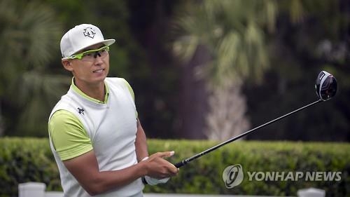 -PGA- 김민휘, 7언더파 폭풍샷…공동5위 도약 - 2