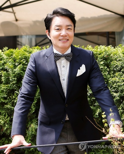 이범수 "언젠간 뒤로 물러나겠지만 최대한 늦게" - 1