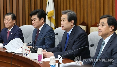 오른쪽부터 김정훈 전 정책위의장, 김무성 전 대표, 원유철 전 원내대표