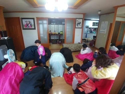 박해수씨 집에서 차례를 지내는 모습