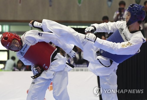 공격하는 이대훈