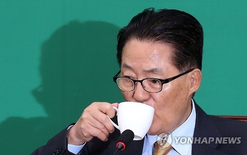 박지원 "개헌, 물리적으로 늦어…靑·與 집권연장 플레이" - 1