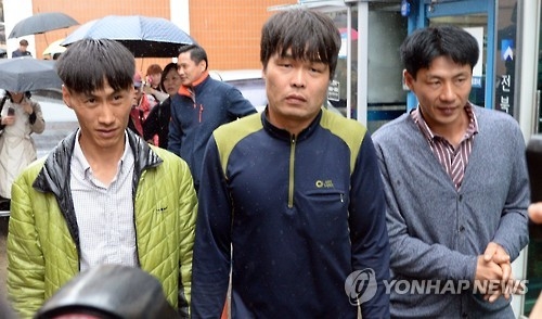 법정 빠져나오는 '삼례 3인조'