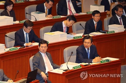 예결위, '황총리 이임식' 질타…野 "국정공백 조장하나" - 1