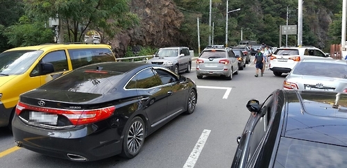 도로에 가득 찬 차량