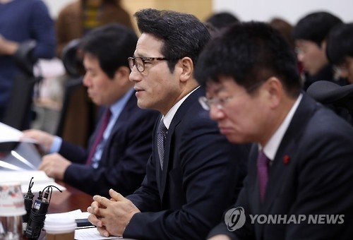 "潘이 온다" 술렁이는 여권…새누리·바른정당 '물밑 쟁탈전' - 2