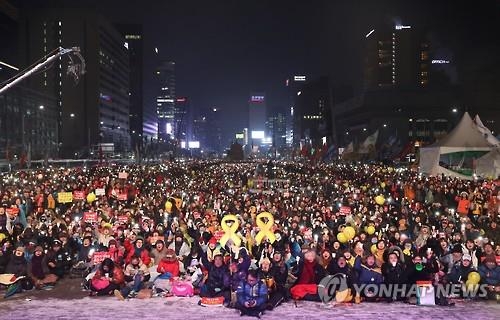 서울시 "주말 촛불집회 대비 지하철·버스 막차 연장 검토" - 1