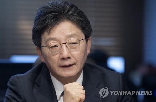 범여권 주자, 사드넘어 '핵무장'까지…대북이슈 선점 나서 - 1
