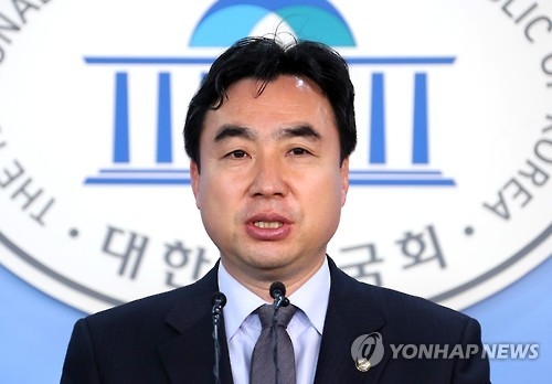 민주, 이재용 구속에 "朴대통령 뇌물죄 적용 가능 기대"(종합) - 1