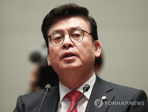 정우택 "탄핵 인용시 대선後로 대통령 수사 미뤄달라 할수도" - 1