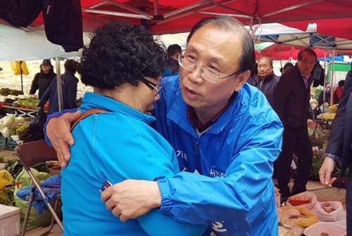 시장서 지지 호소 최호열 더불어민주당 포천시장 후보