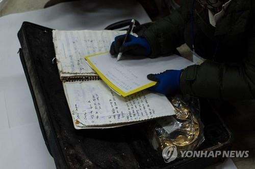 세월호 유품 '가족 곁으로'