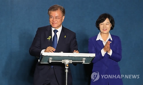 민주, 당직자 거의 전원 교체 카드…당내 '뒤숭숭'(종합) - 2