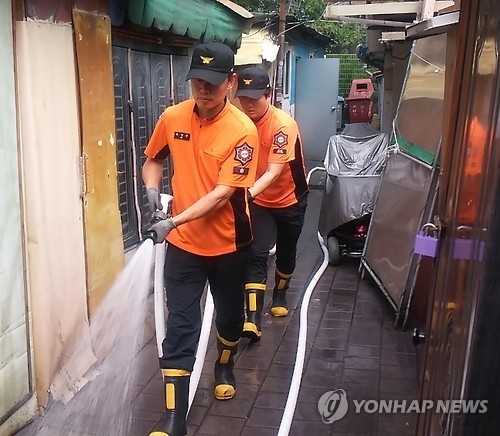 '쪽방촌 골목길 열기를 식혀라'