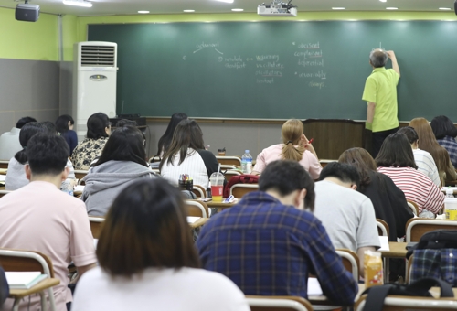 "20명중 1명뿐"…20일 남은 지방직시험 공시생들 '사투' - 1