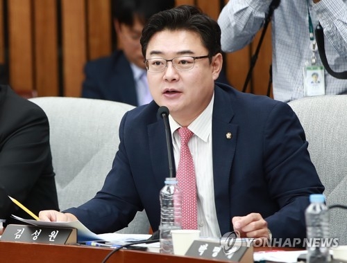 한국당 "北도발 규탄…文정부 대북정책 대전환 촉구" - 1