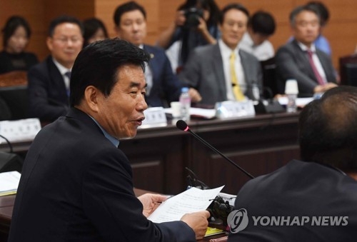 김진표 "답은 현장에…책상에서 해결되는 것 하나도 없어" - 1