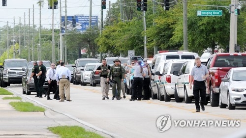 미 올랜도 총기난사 현장 주변 봉쇄