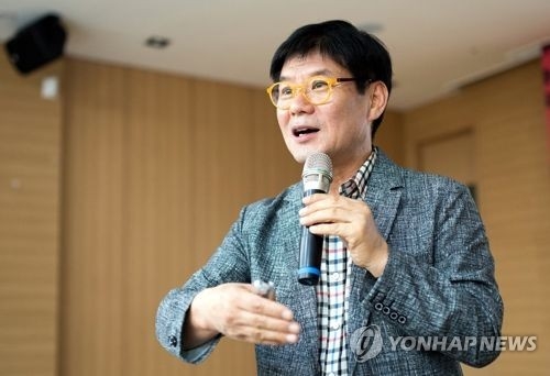 강연하는 '바이크 보헤미안' 최광철 씨