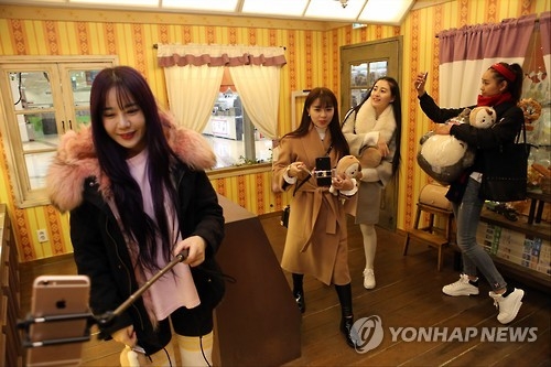생방송으로 한국 홍보하는 '왕홍'