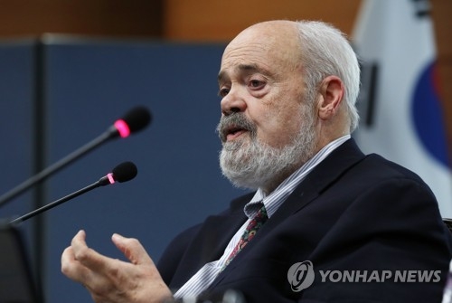 '석학' 가이 피터스 "시민참여 제도화가 촛불혁명 後 과제" - 1