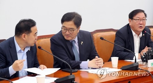 與 "안철수, 국민 앞에서 입장 밝혀야"…공세 '고삐'(종합) - 2