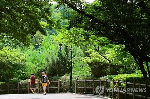 방치된 도시공원 부지, 땅주인한테 빌려 공원 만든다 - 1