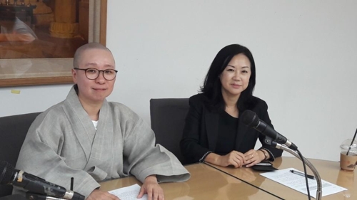 일엽문화재단 부이사장 경완스님과 '여성과 불교철학' 저자 박진영 교수