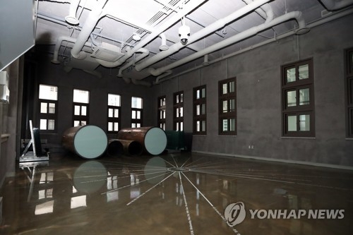 전시공간으로 바뀐 옛 전남도청 내 5·18 당시 시민군 상황실과 방송실