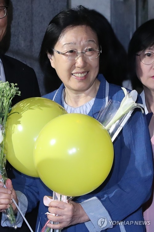 與, 한명숙 출소에 "억울한 옥살이"…사법개혁 공론화(종합) - 1