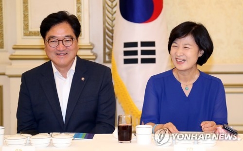 당정청, 정기국회 앞두고 전열정비…'당청소통·협치' 의기투합 - 2