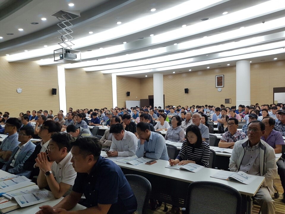'이젠 태양광 시대'…전북농협 태양광사업 설명회장 북적 - 2