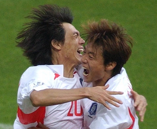 2002년의 홍명보와 황선홍