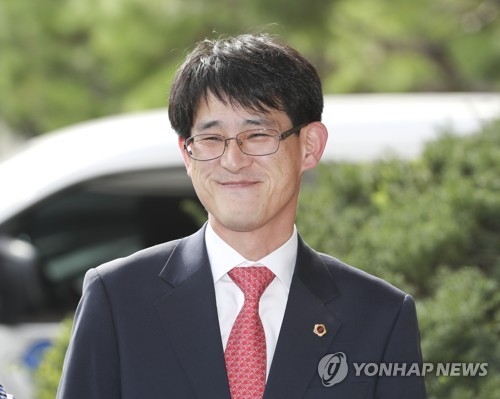 "늑대 우두머리처럼 포용" 김학철 사과 발언 또 논란 - 2
