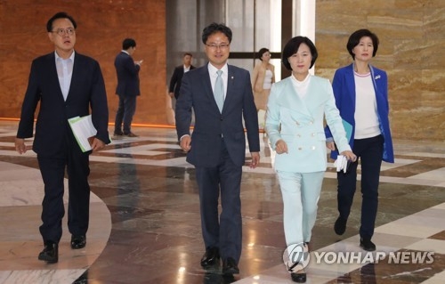 秋 "한국당·국민의당, 국민 바람 짓밟아"…우원식 "할말없다"(종합) - 1