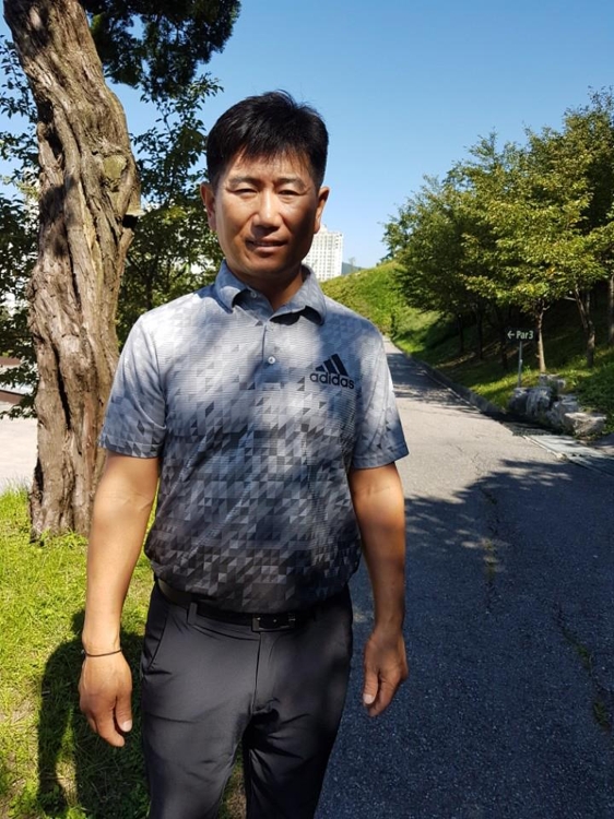 수도권 한 연습장에서 만난 양용은.