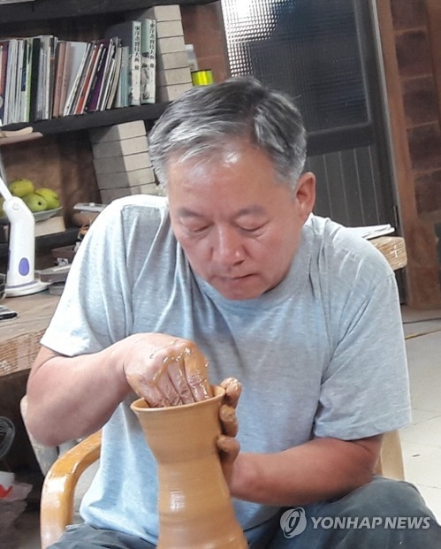 도자기 명장 오정택씨