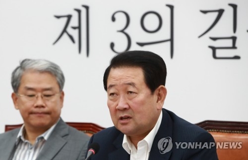 박주선 "남북 핫라인 1년 7개월째 중단…우발적 충돌 우려" - 1