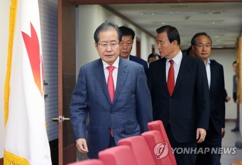 洪 "軍·檢 등 수행비서 통신조회"…6건 중 4건 文정부 출범전(종합) - 1