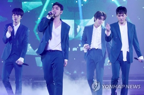 뉴이스트W