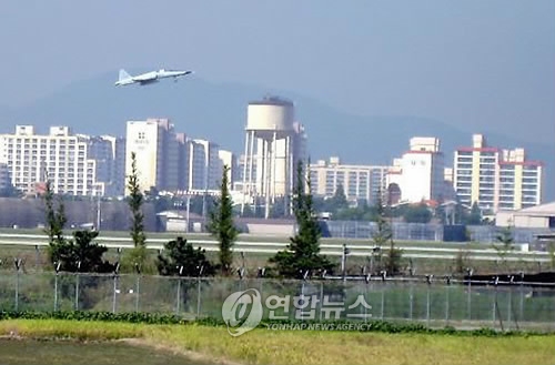 광주공항 아파트 주변 전투기
