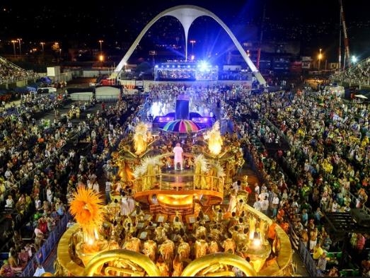 2017년 초 리우 시내 삼보드로무에서 펼쳐진 카니발 축제 퍼레이드 [브라질 뉴스포털 G1] 